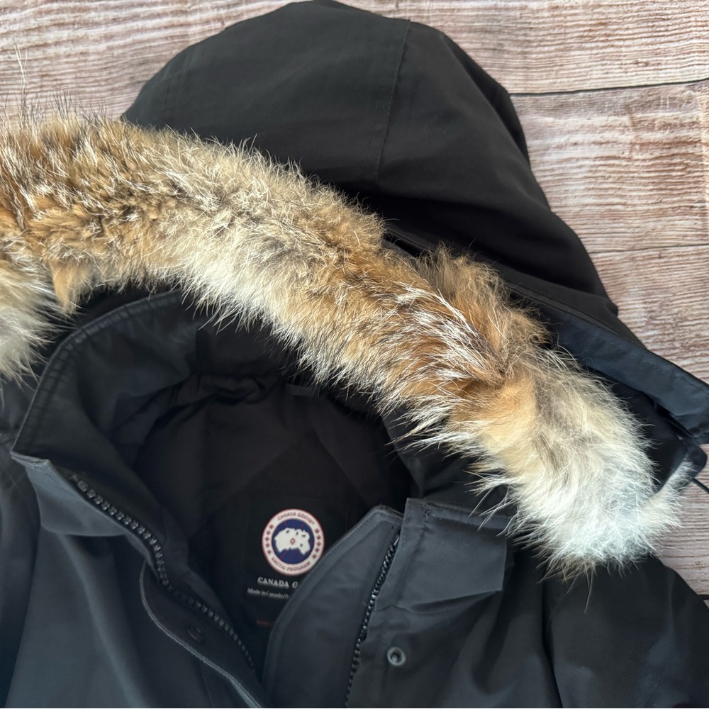 Canada Goose Black Ski Jacket with Fur-Trimmed Hood - Picture 16 of 16